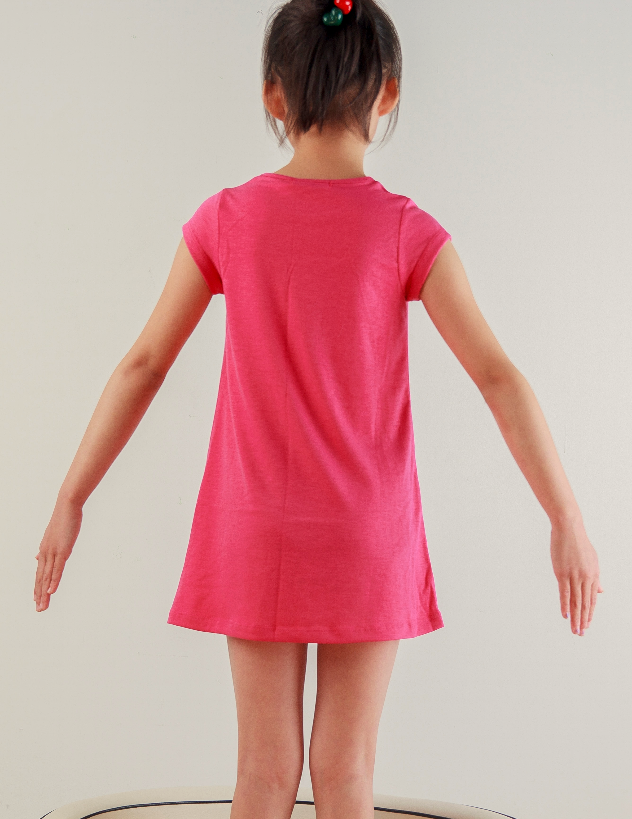 红色服装背面照片 / Back garment photo